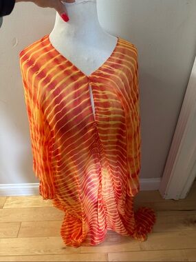 BEAUTIFUL SHOW STOPPING 😍❤️❤️Vibrant Orange and Yellow Tie-Dye swim cover up